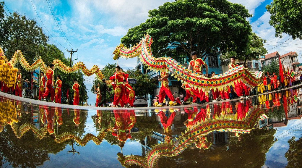 Múa rồng trong lễ hội đình Trà Cổ. Nguồn: baoquangninh.vn