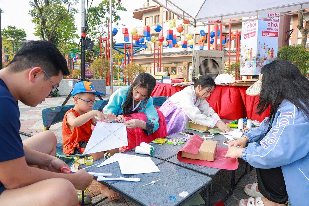 Đa dạng hoạt động trải nghiệm dành cho cộng đồng cư dân đa quốc gia tại Vinhomes Ocean Park 2, 3. Thị trường sôi sục trước thông tin Vinhomes Ocean Park 2, 3 được phép bán nhà cho người nước ngoài -0