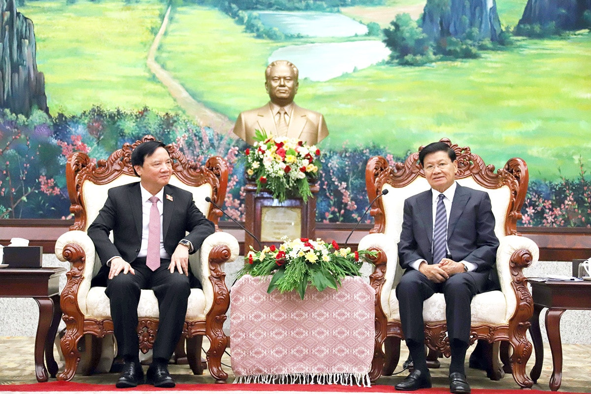 Phó Chủ tịch Quốc hội Nguyễn Khắc Định chào xã giao Tổng Bí thư, Chủ tịch nước Lào Thongloun Sisoulith -1