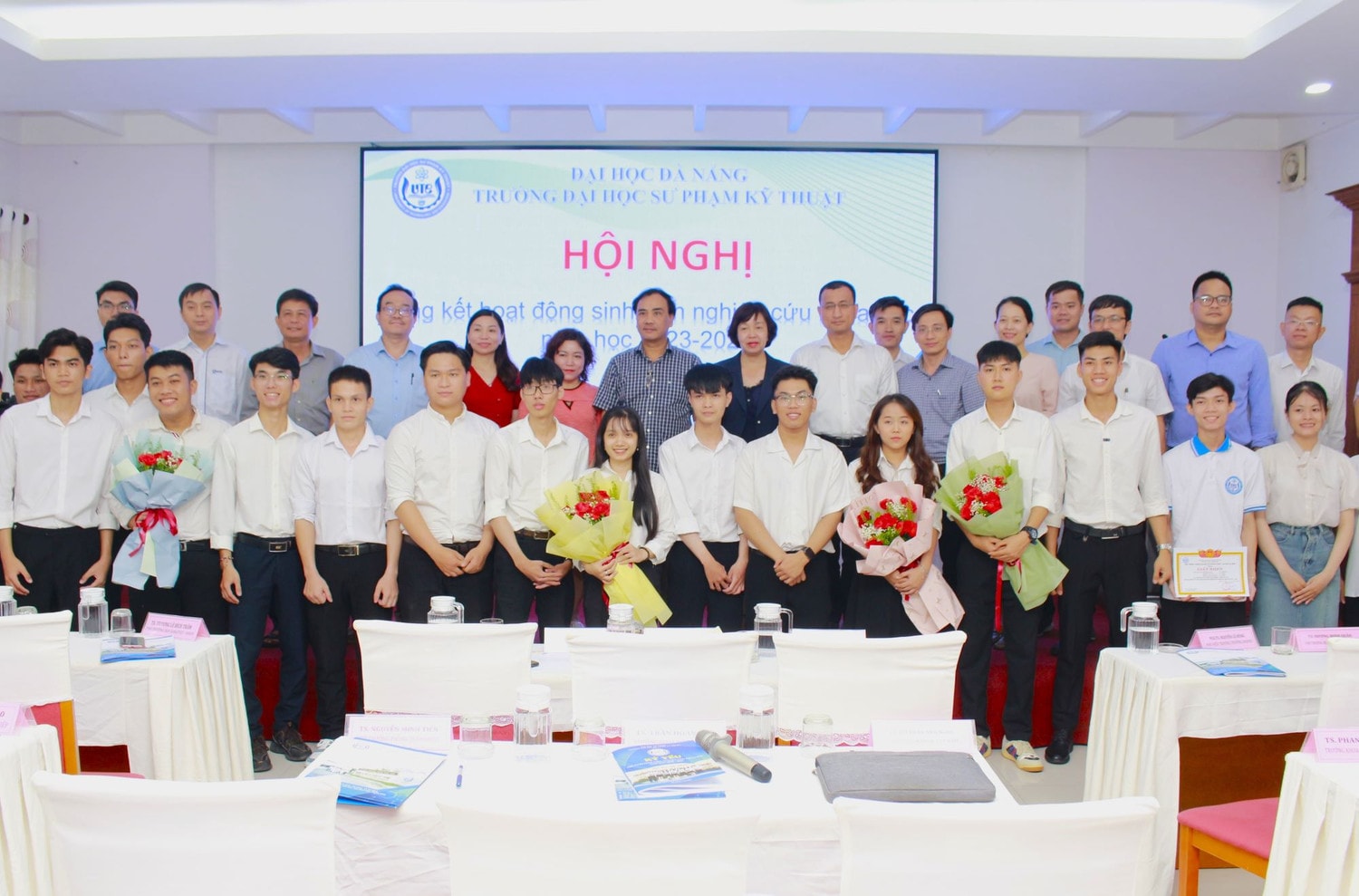 Hoạt động nghiên cứu khoa học của sinh viên ngày càng sôi nổi với nhiều đề tài đáp ứng nhu cầu thực tiễn cuộc sống Đề tài nghiên cứu khoa học của sinh viên ngày càng đáp ứng nhu cầu thực tiễn -0