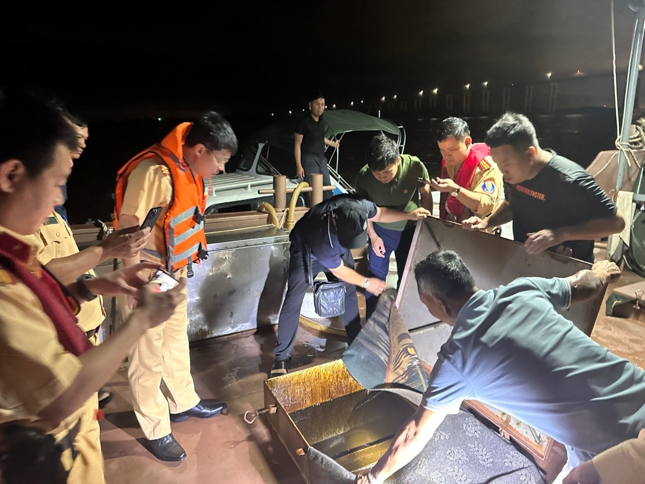 Bắt tàu vận chuyển 45.000 lít dầu FO không rõ nguồn gốc ở vùng ven biển TP. Hải Phòng -0