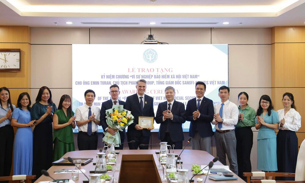 Hai bên cam kết hỗ trợ tích cực, lâu dài, vì mục tiêu đảm bảo chăm sóc sức khỏe toàn dân. Ảnh: BH