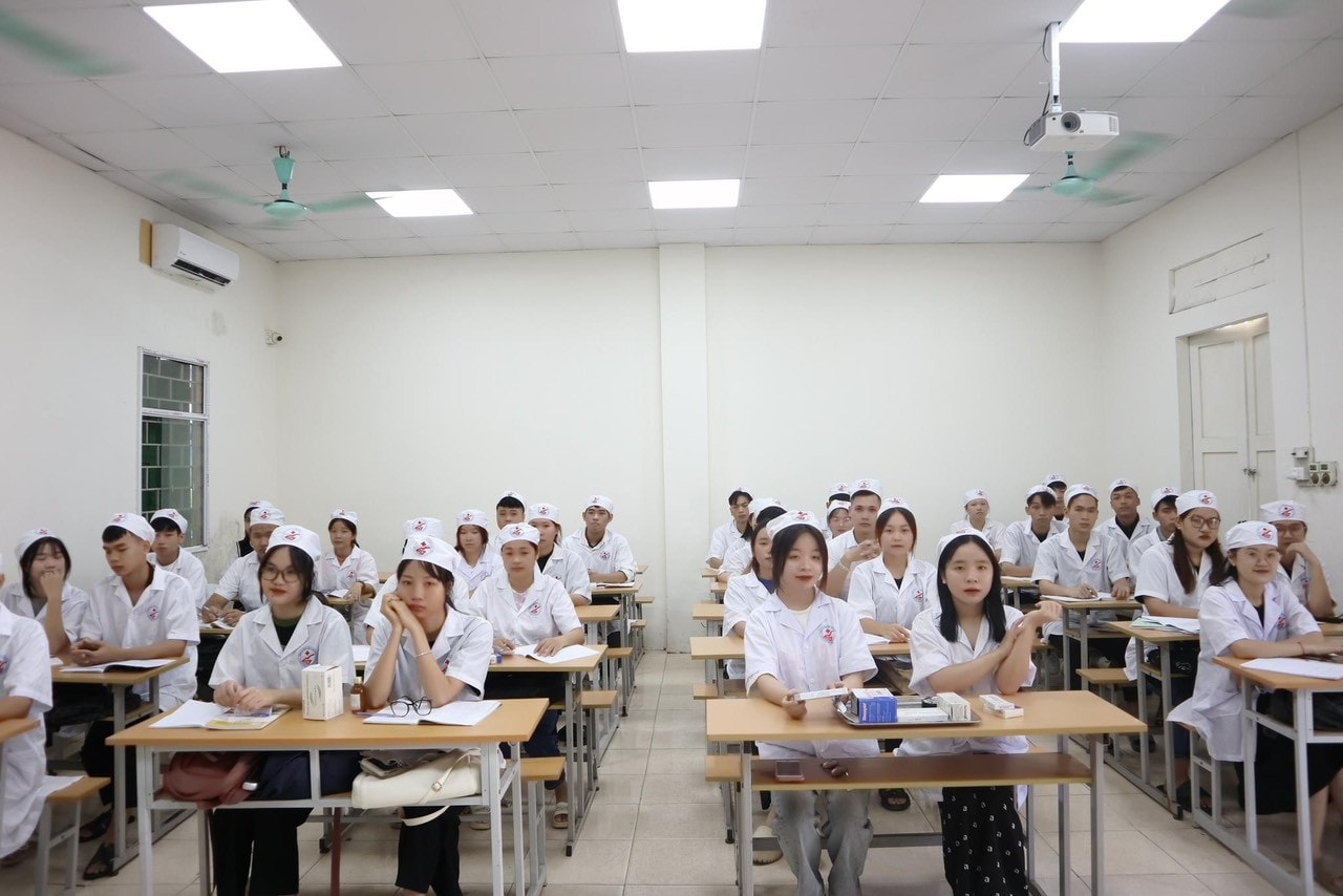 Trường Cao đẳng Kỹ thuật Y Dược Hà Nội áp dụng mô hình đào tạo “Bệnh viện - Nhà trường - Doanh nghiệp” -0