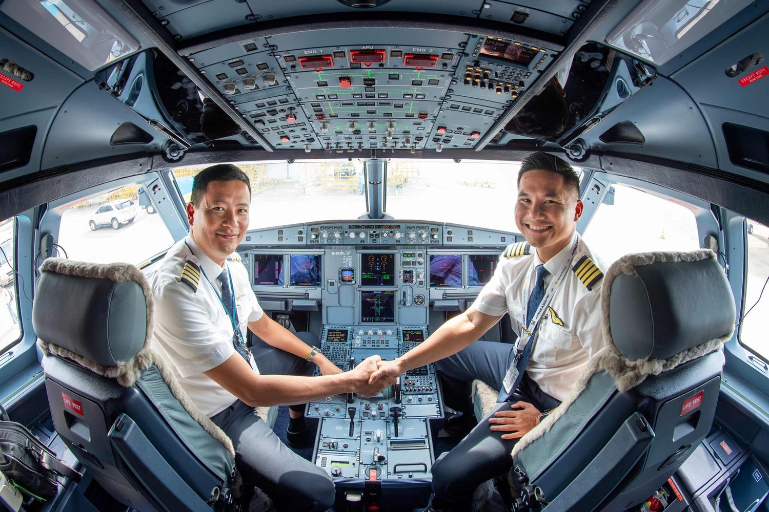 Vietnam Airlines chính thức đón nhận máy bay Airbus A320neo đầu tiên -0