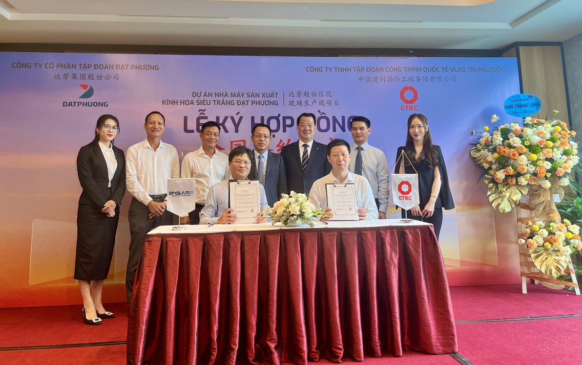 Tập đoàn Đạt Phương ký hợp đồng 45 triệu đô lắp đặt dây chuyền sản xuất kính hoa siêu trắng -0