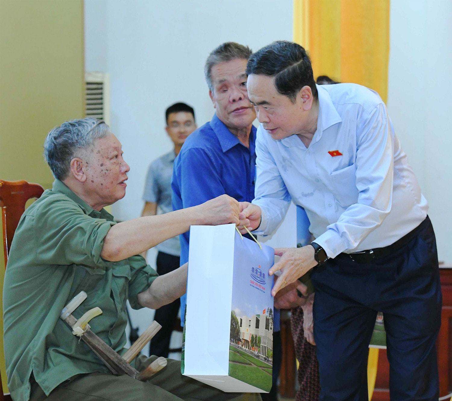Chủ tịch Quốc hội Trần Thanh Mẫn dâng hương tưởng nhớ Chủ tịch Hồ Chí Minh và tri ân anh hùng liệt sĩ, người có công tỉnh Nghệ An -0