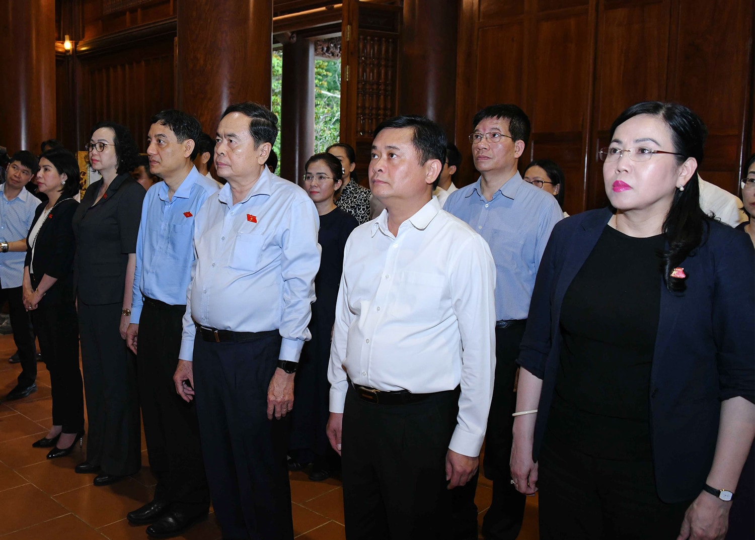 Chủ tịch Quốc hội Trần Thanh Mẫn dâng hương tưởng nhớ Chủ tịch Hồ Chí Minh và tri ân anh hùng liệt sĩ, người có công tỉnh Nghệ An -0