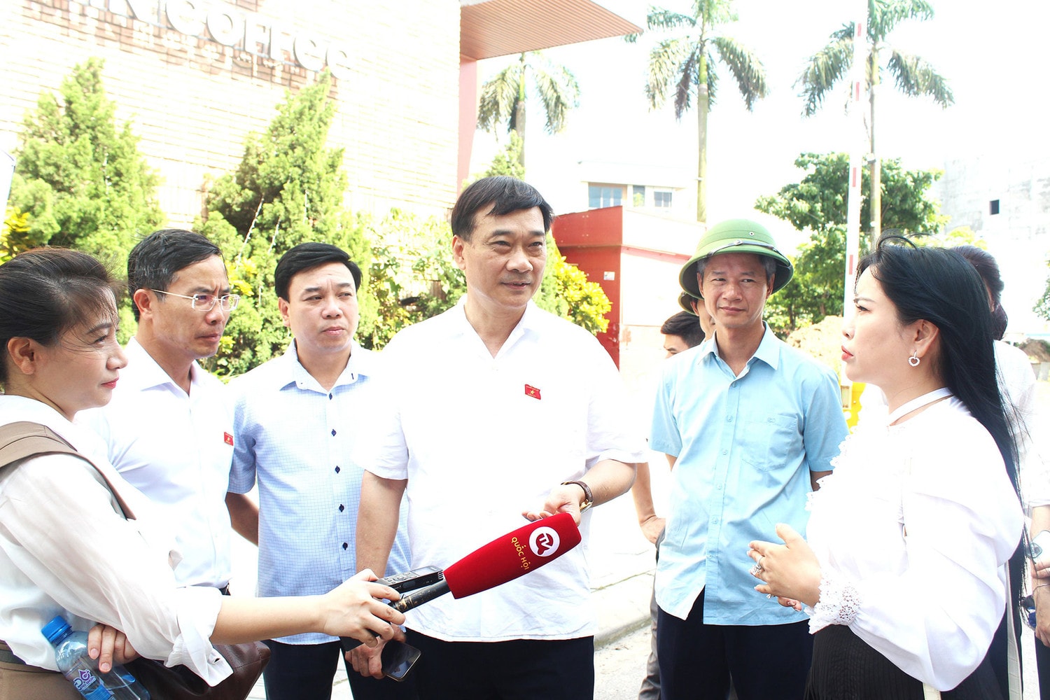 Đoàn giám sát của Quốc hội khảo sát về quản lý thị trường bất động sản, phát triển nhà ở xã hội tại Hưng Yên -0