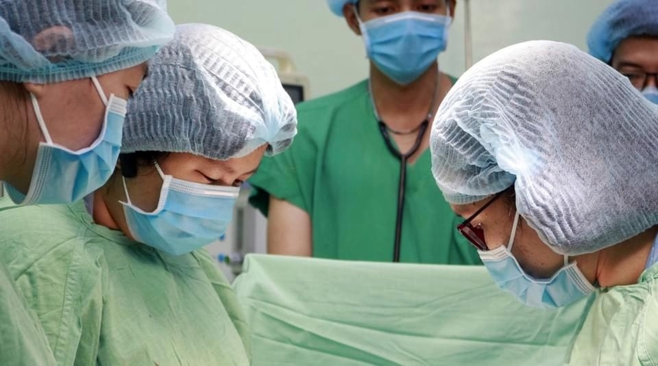 Cần Thơ: Cấp cứu trường hợp thai phụ bị sản giật nguy hiểm -0
