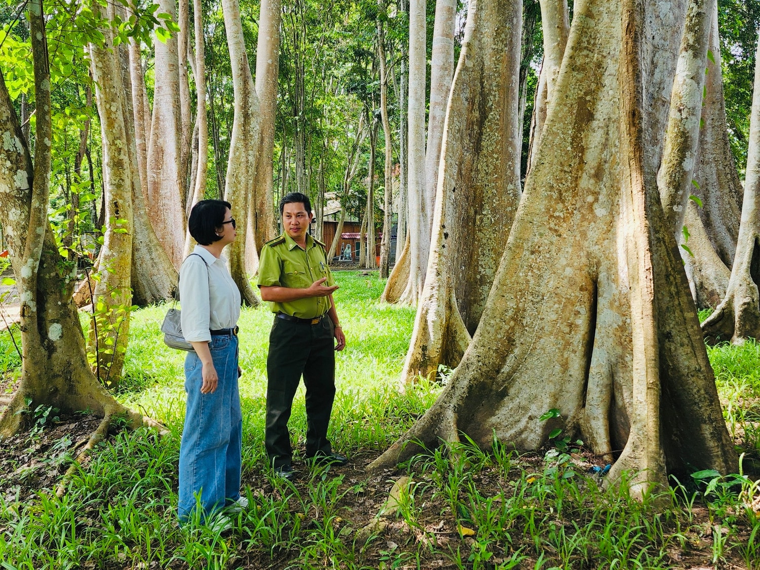 Trạm là nhà, rừng là quê hương -0
