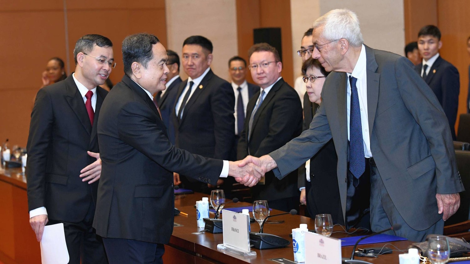 National Assembly Chairman Tran Thanh Man welcomes world audit leaders. Photo: Lam Hien NA Chairman welcomes world audit leaders on SAV’s 30th anniversary -0