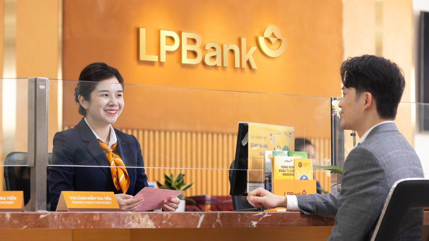 Ngân hàng LPBank muốn huy động 6.000 tỷ đồng qua kênh trái phiếu -0