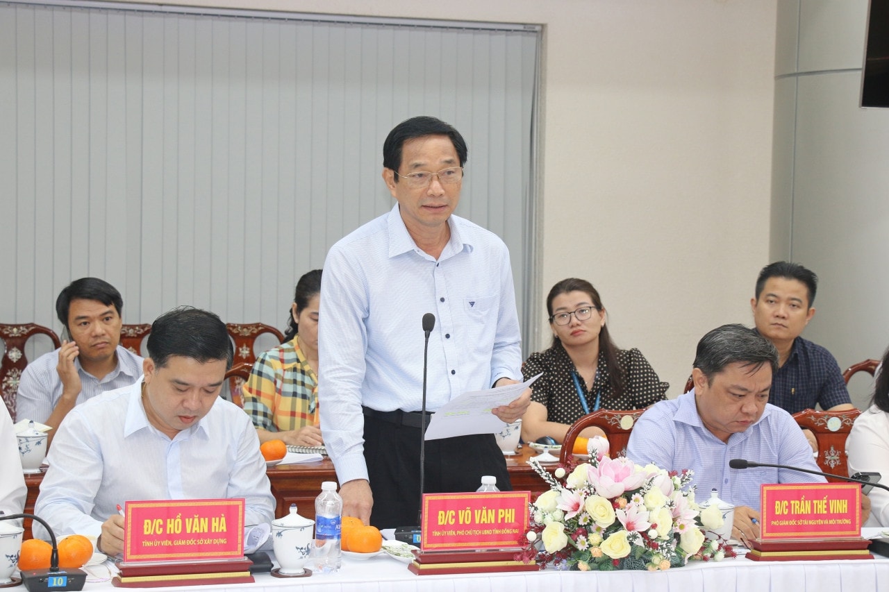 Phó Chủ tịch UBND tỉnh Đồng Nai Võ Văn Phi phát biểu Tổng Thư ký Quốc hội Bùi Văn Cường chủ trì làm việc với UBND tỉnh Đồng Nai về thực hiện chính sách, pháp luật về quản lý thị trường bất động sản và nhà ở xã hội -0