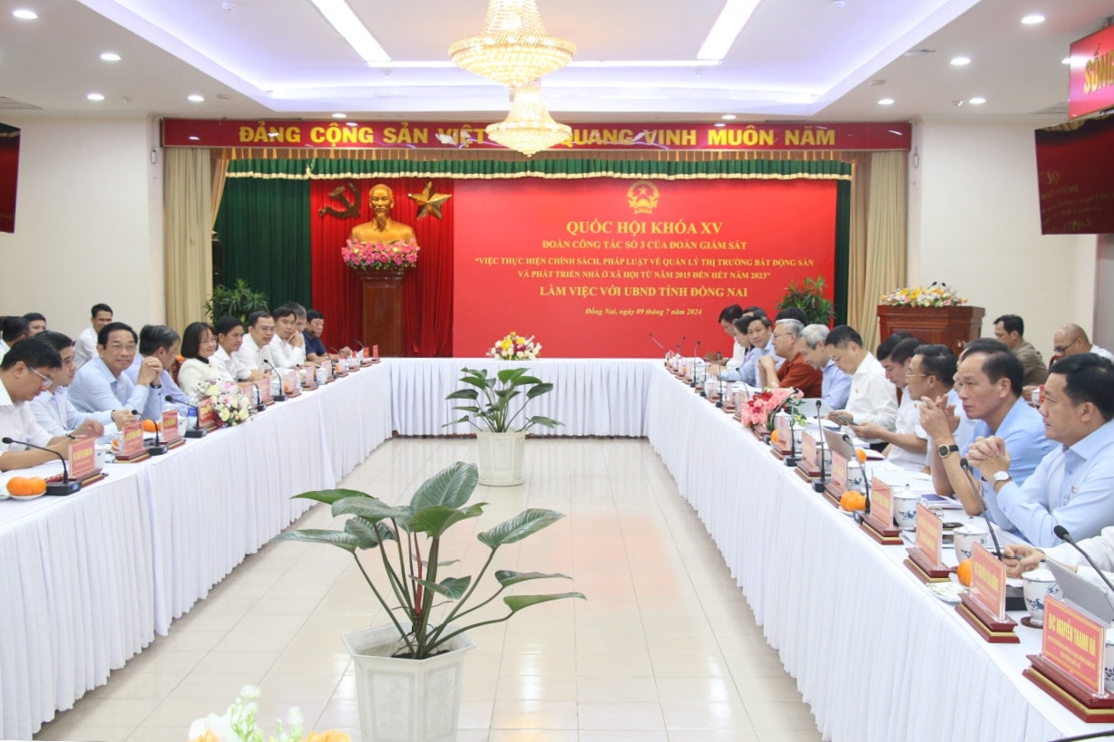 Đoàn giám sát của Quốc hội làm việc với UBND tỉnh Đồng Nai Tổng Thư ký Quốc hội Bùi Văn Cường chủ trì làm việc với UBND tỉnh Đồng Nai về thực hiện chính sách, pháp luật về quản lý thị trường bất động sản và nhà ở xã hội -0