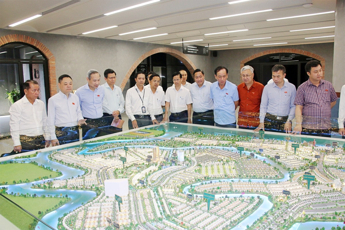Tổng Thư ký Quốc hội Bùi Văn Cường khảo sát việc thực hiện chính sách, pháp luật về quản lý thị trường bất động sản và nhà ở xã hội tại Đồng Nai -1