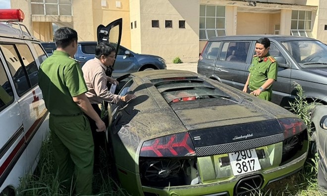 Quảng Bình: Tiêu hủy, cắt xẻ siêu xe Lamborghini và G63 nhập lậu -0