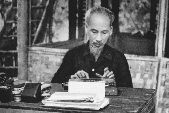 Bài cuối: Cán bộ, đảng viên làm gương mẫu mực trước nhất về hành động Liêm, Chính