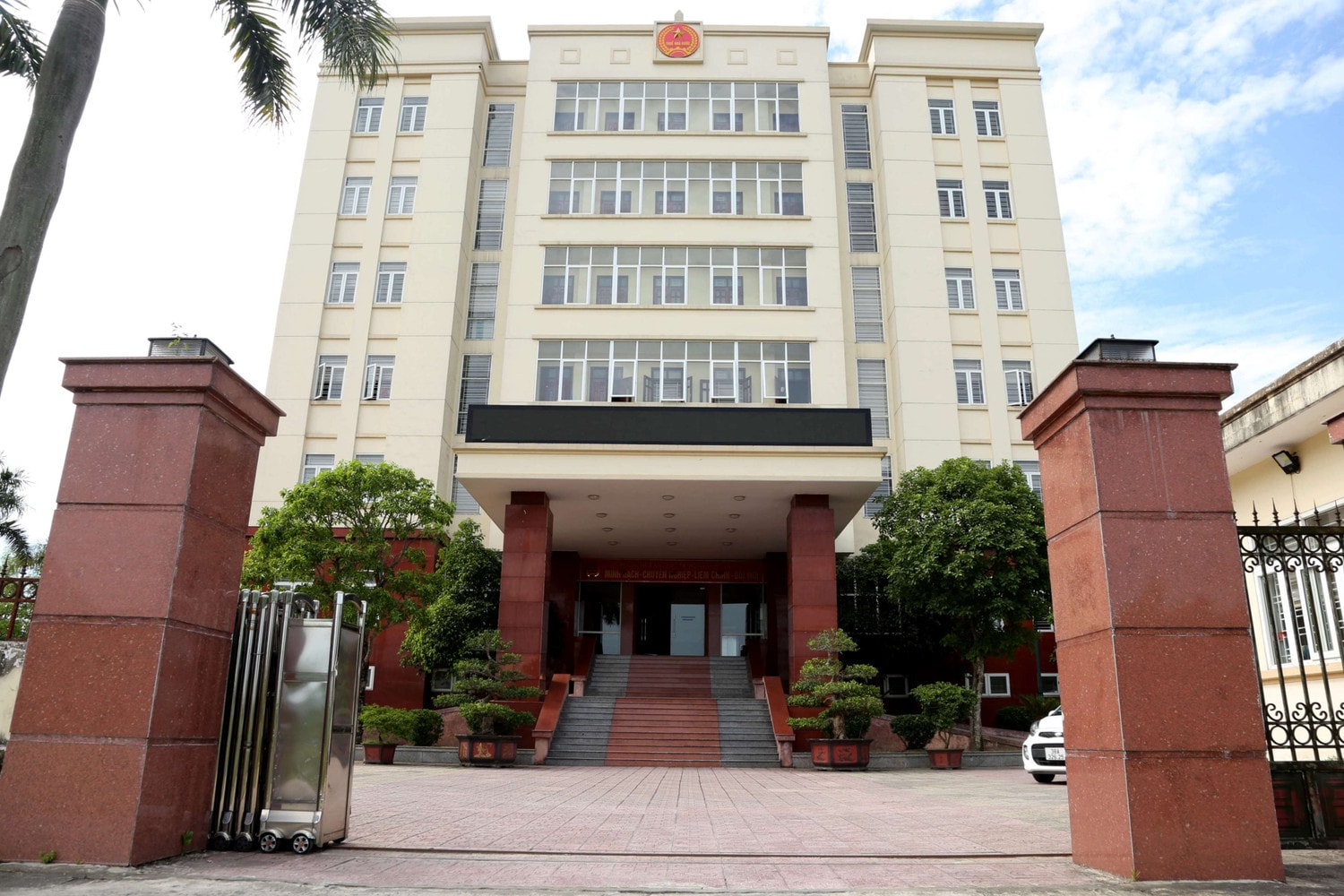 Chi cục Thuế khu vực thị xã Hồng Lĩnh - Can Lộc, nơi bà Cù Thị Mai Hương từng công tác và giữ chức vụ Đội trưởng Đội kiểm tra thuế Vụ doanh nghiệp tố tiền nộp thuế “biến mất”: Bắt giam nguyên Đội trưởng Đội kiểm tra thuế -0