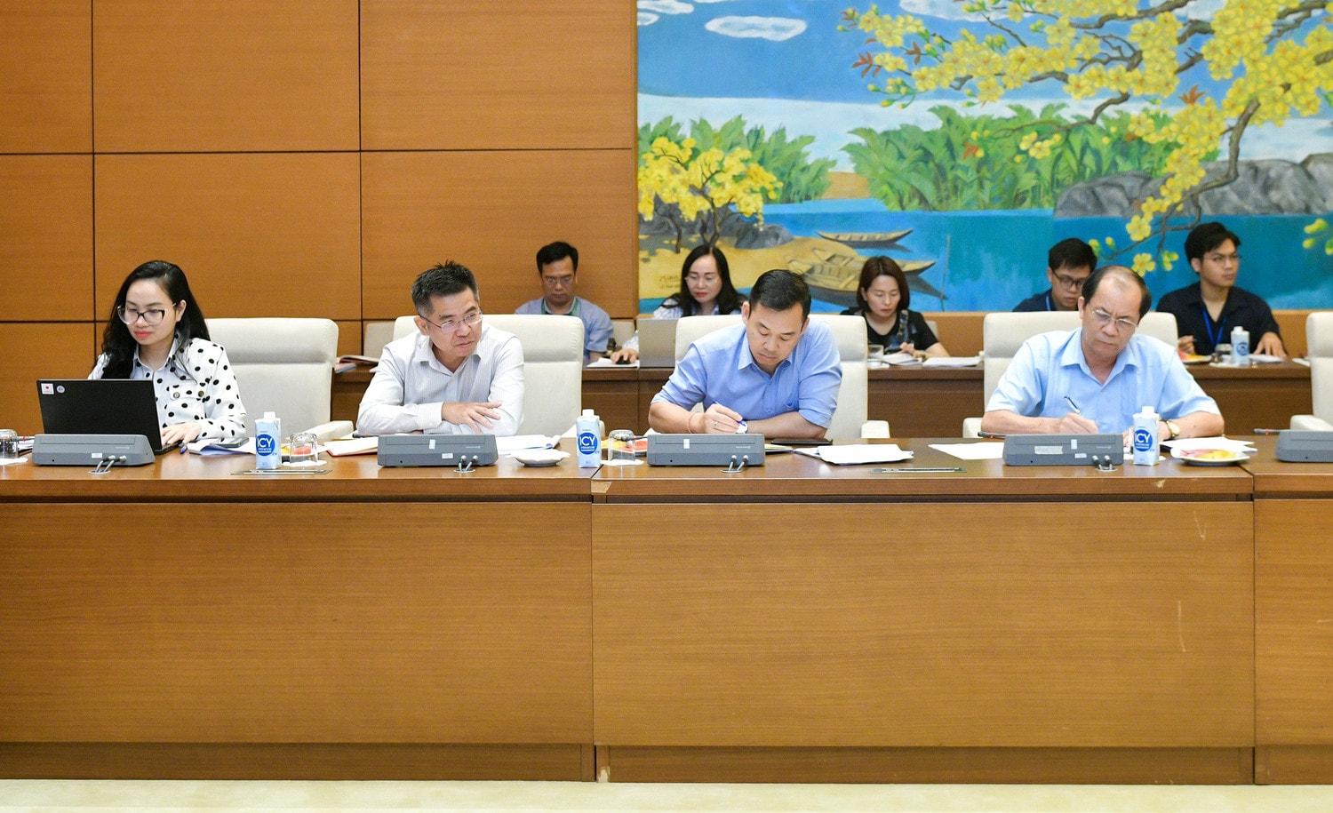 Các đại biểu tham dự cuộc họp