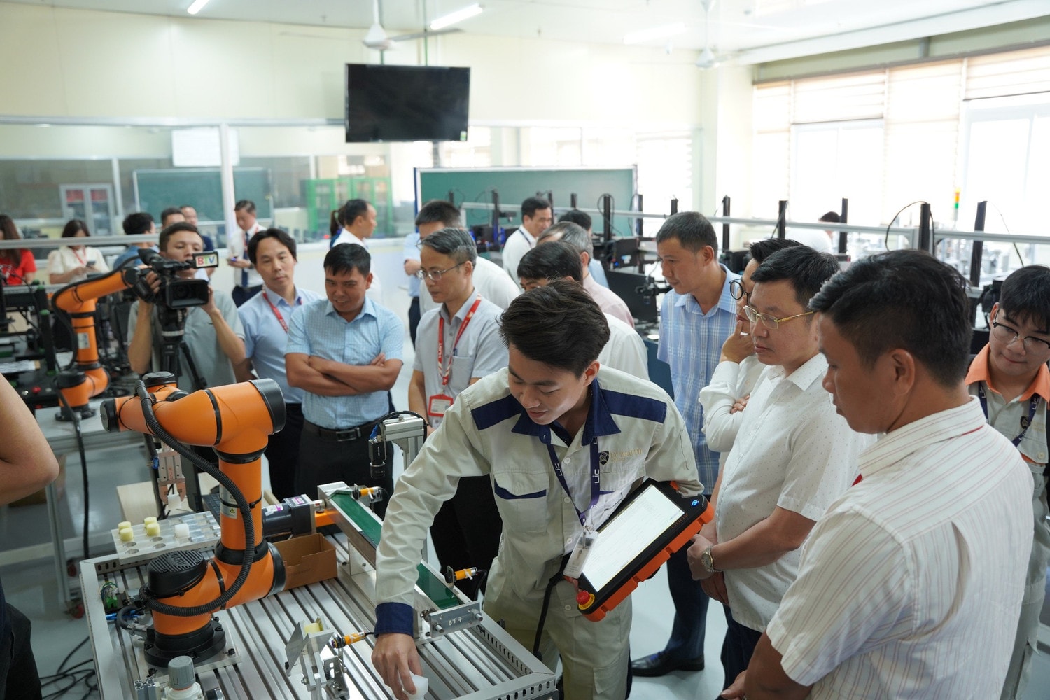 Liên kết đào tạo giúp sinh viên phát triển bản thân -0