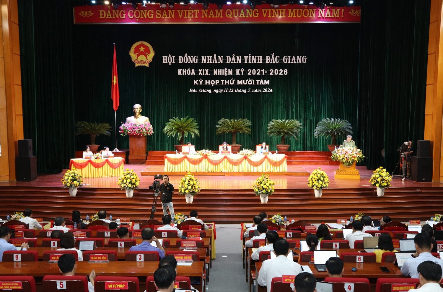 Sẽ thảo luận, quyết định 18 dự thảo nghị quyết -0