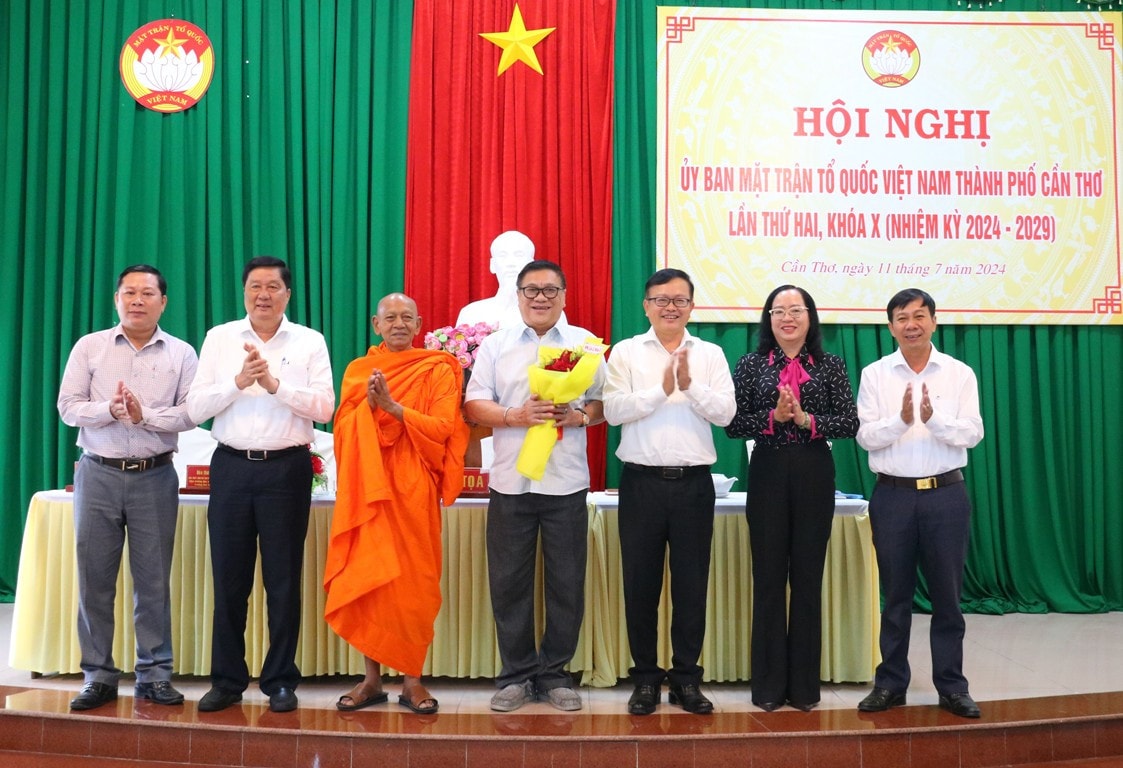 Ủy ban MTTQ Việt Nam TP. Cần Thơ hiệp thương kết nạp Hội cựu Công an nhân dân thành phố vào thành viên của Ủy ban MTTQ thành phố, nhiệm kỳ 2024-2029 Ủy ban MTTQ Việt Nam TP. Cần Thơ phát huy hơn nữa vai trò phản biện xã hội
