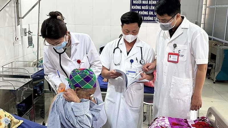Chất lượng khám chữa bệnh bảo hiểm y tế ngày càng nâng cao -0