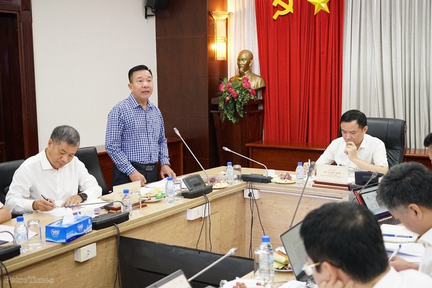 Tổng Giám đốc Petrovietnam Lê Ngọc Sơn làm việc với PVE