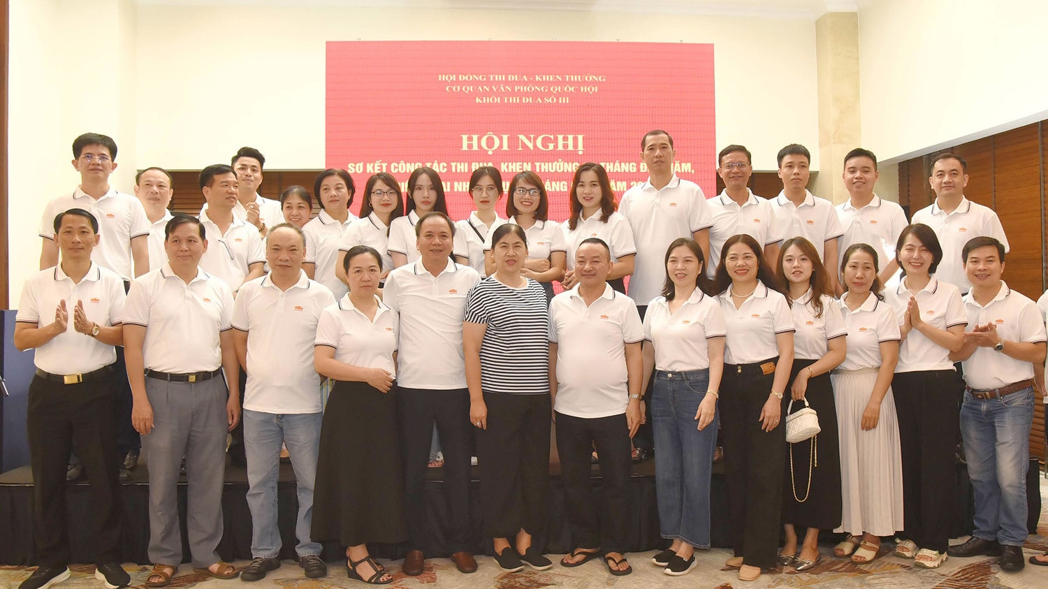 Khối thi đua III Văn phòng Quốc hội sơ kết hoạt động 6 tháng đầu năm -0