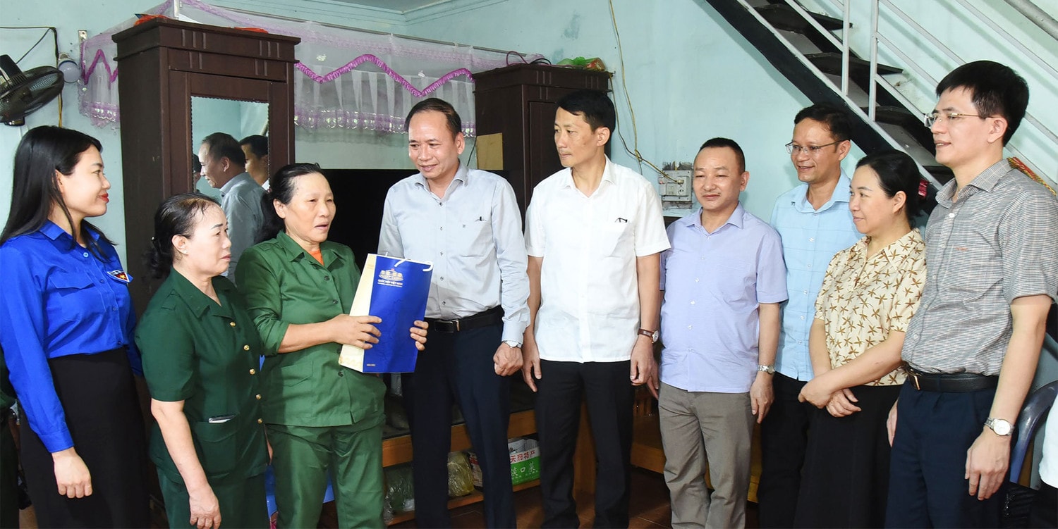 Khối thi đua III Văn phòng Quốc hội sơ kết hoạt động 6 tháng đầu năm -0