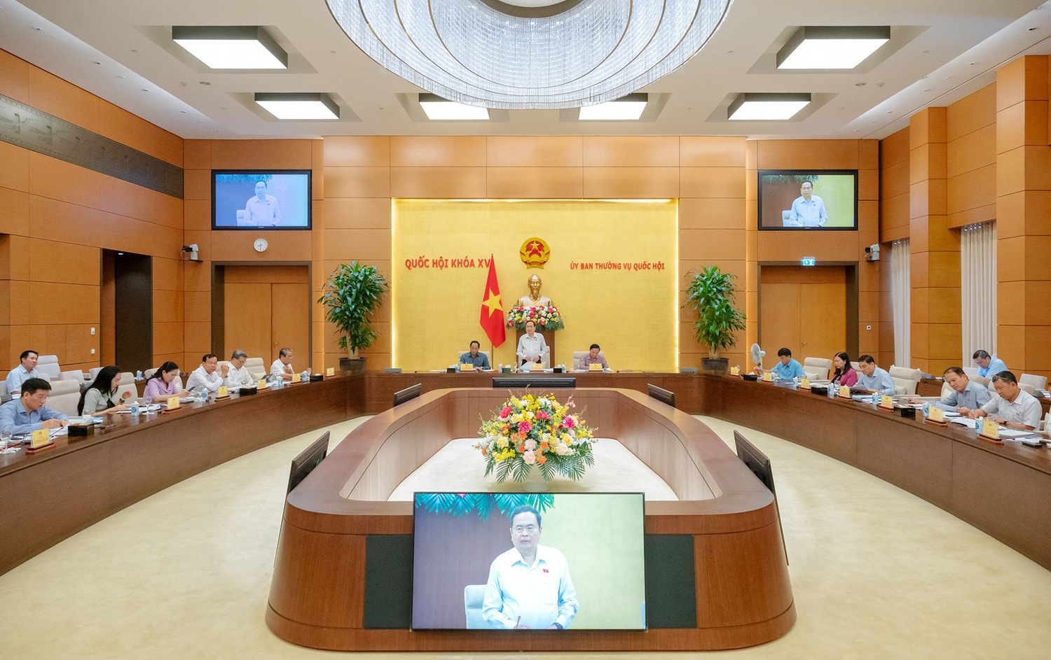 Chủ tịch Quốc hội Trần Thanh Mẫn chủ trì cuộc họp với các cơ quan của Quốc hội, cơ quan của Ủy ban Thường vụ Quốc hội -0