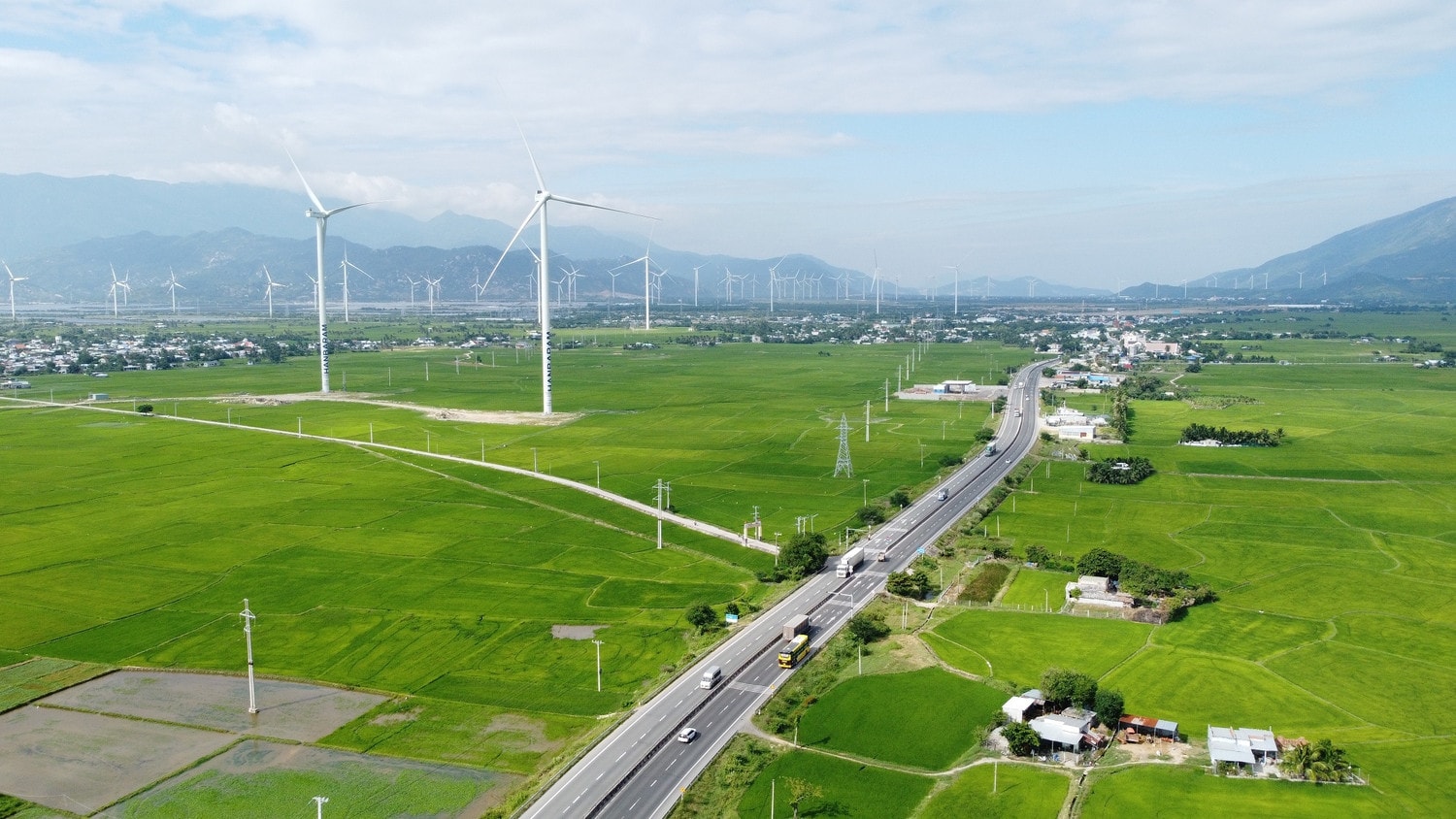 Môi trường đầu tư, kinh doanh được cải thiện rõ nét -0