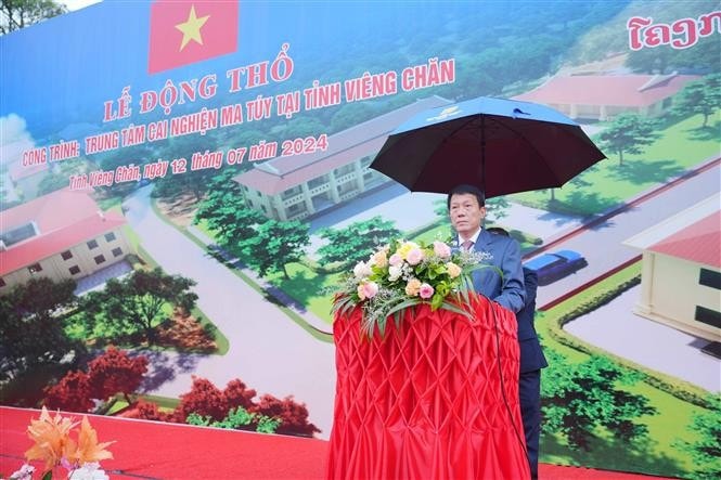 Vietnamese Minister of Public Security Senior Lieutenant General Luong Tam Quang speaks at the ground-breaking ceremony. (Photo: VNA) Vietnam helps Laos build drug treatment and rehabilitation centre -0