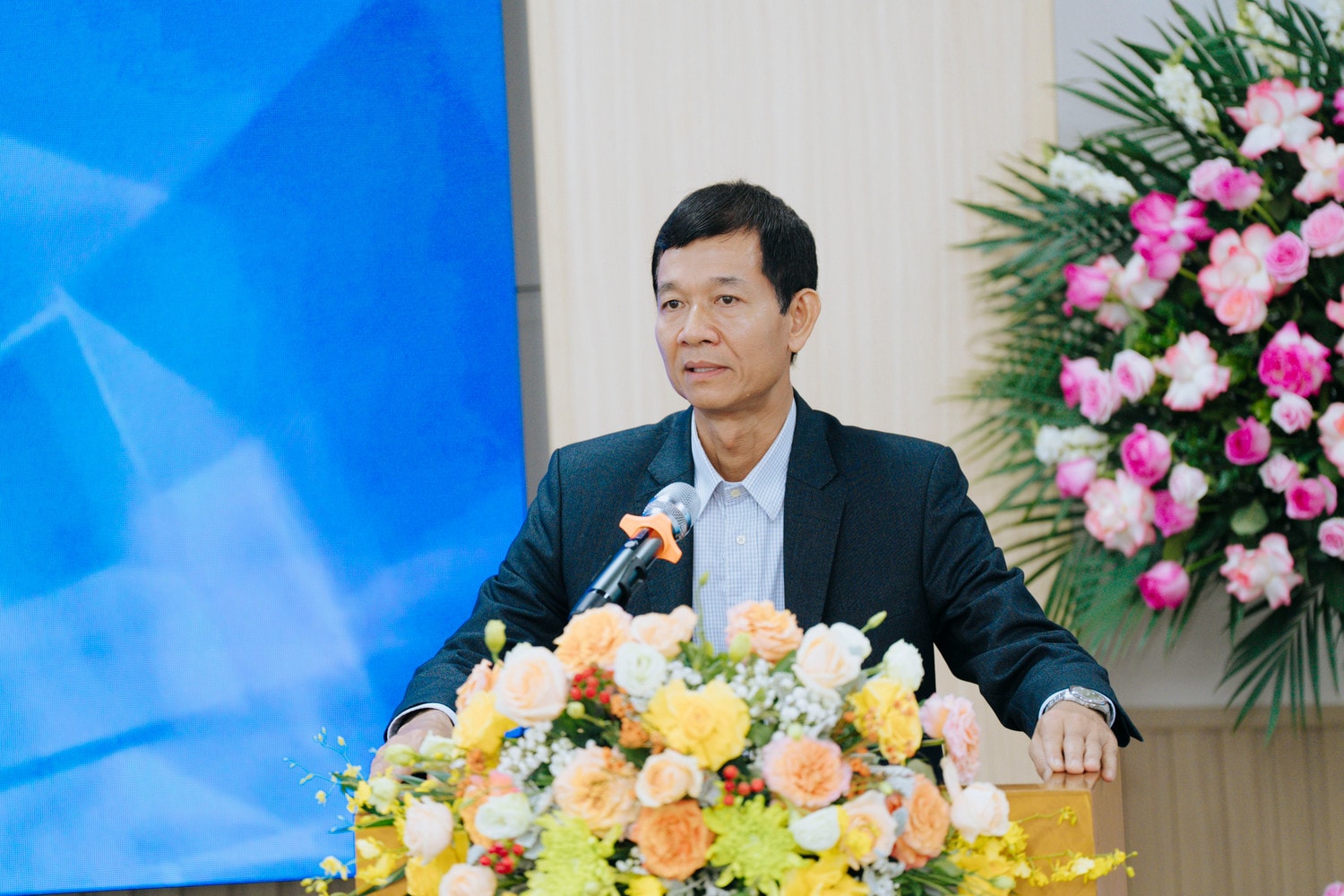 PGS.TS Hoàng Đình Phi, Hiệu trưởng Trường Quản trị và Kinh doanh, Đại học Quốc gia Hà Nội Trường Quản trị và Kinh doanh, Đại học Quốc gia Hà Nội lễ kỷ niệm 29 năm ngày thành lập -0