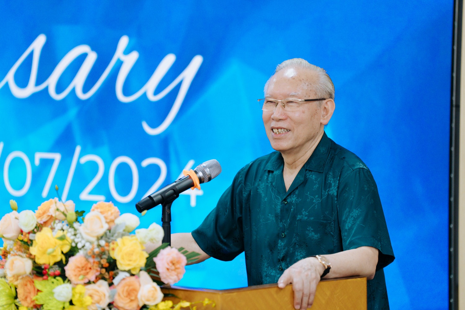 Thượng tướng, Tiến sĩ Nguyễn Văn Hưởng, Nguyên Thứ trưởng Bộ Công an phát biểu Trường Quản trị và Kinh doanh, Đại học Quốc gia Hà Nội lễ kỷ niệm 29 năm ngày thành lập -0