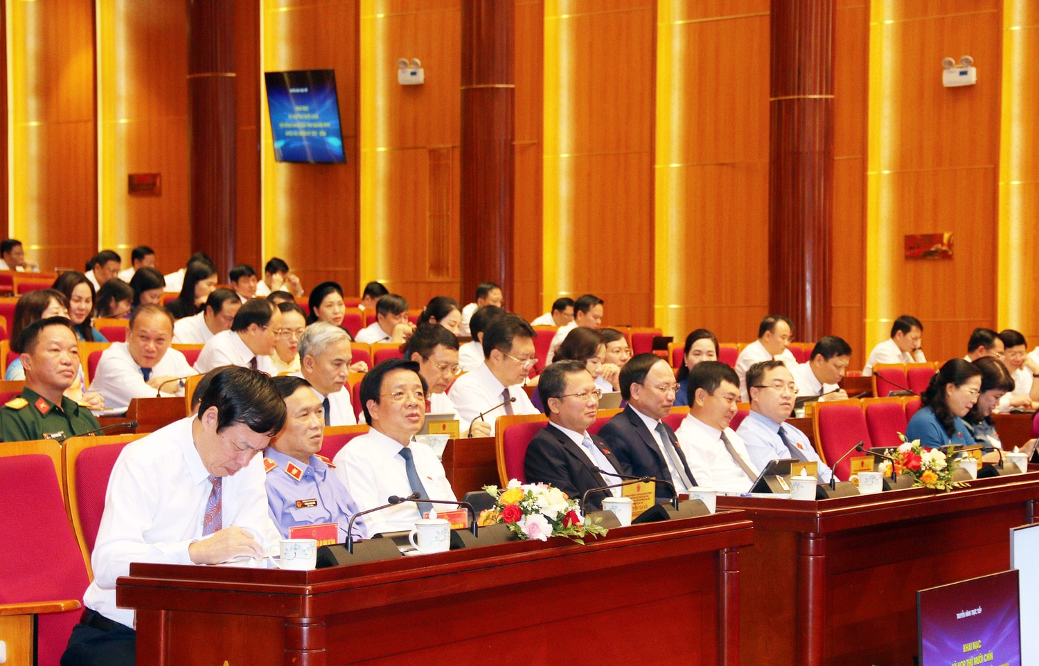 Các đại biểu dự kỳ họp - ảnh: Mạnh Tuân