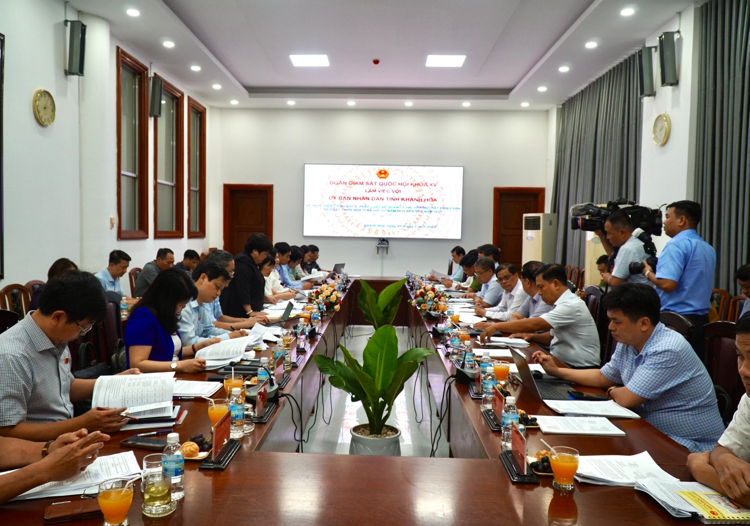 Quang cảnh cuộc làm việc