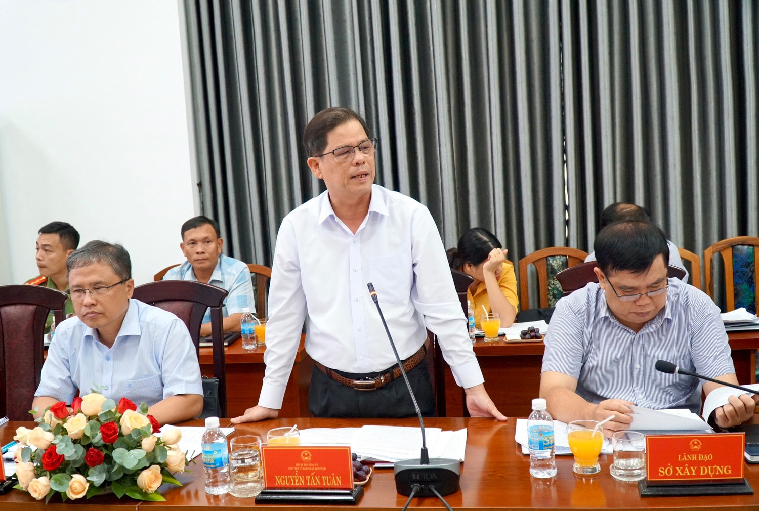 Phó Bí thư Tỉnh ủy, Chủ tịch UBND tỉnh Khánh Hoà Nguyễn Tấn Tuân phát biểu tại cuộc làm việc