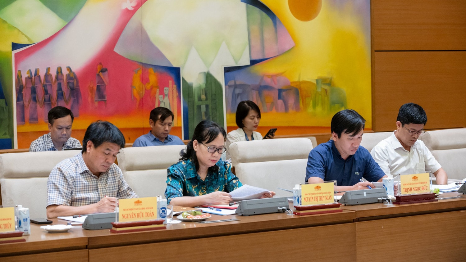 Các đại biểu tham dự cuộc làm việc