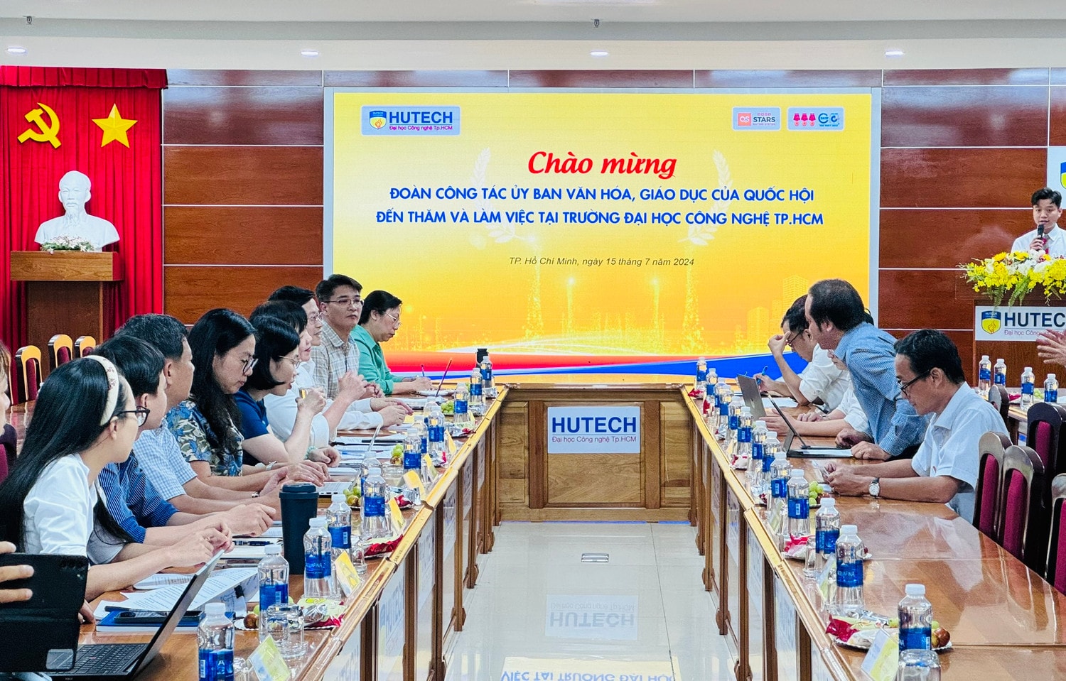 Quang cảnh buổi làm việc tại Trường đại học Công nghệ TP. Hồ Chí Minh