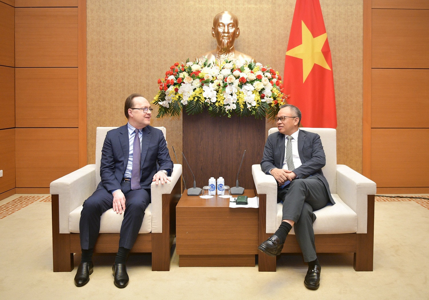Phó Chủ nhiệm Ủy ban Đối ngoại Nguyễn Mạnh Tiến tiếp Đại sứ Liên bang Nga tại Việt Nam