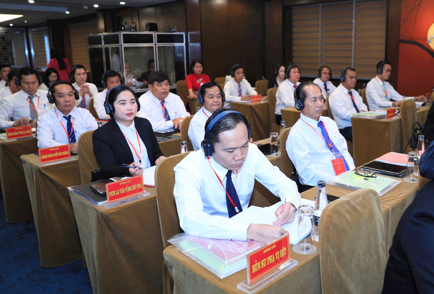 Thành ủy Hà Nội khai giảng lớp đào tạo, bồi dưỡng cho cán bộ Thủ đô Viêng Chăn, Lào