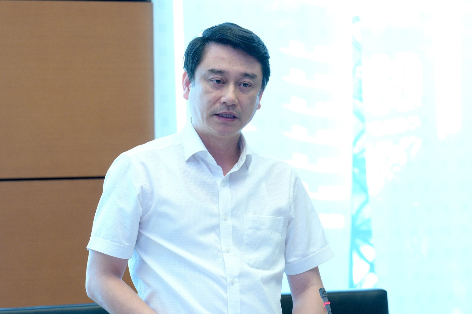 Phó Chủ nhiệm Ủy ban Đối ngoại Lê Anh Tuấn tham gia ý kiến vào Đề án