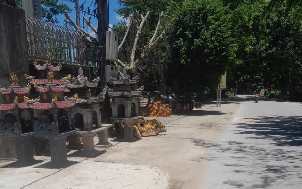 Nghệ An: Chính quyền “ngó lơ” khi người dân xây nhà trái phép, lấn chiếm hàng lang giao thông -0
