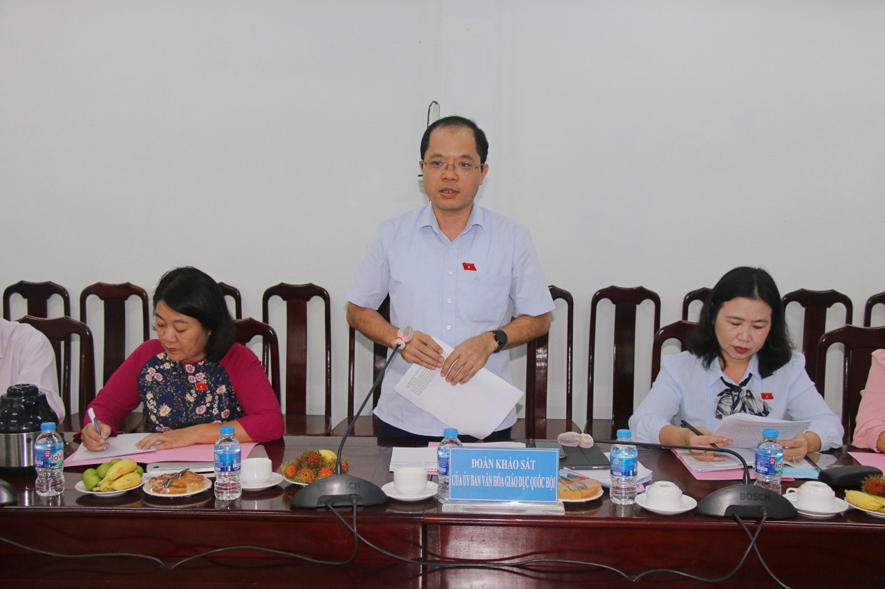 Phó Chủ nhiệm Ủy ban Văn hóa, Giáo dục Đinh Công Sỹ phát biểu tại cuộc làm việc với UBND huyện Củ Chi Ủy ban Văn hóa, Giáo dục khảo sát việc thực hiện chính sách, pháp luật với nhà giáo và trẻ mần non tại huyện Củ Chi, TP. Hồ Chí Minh -0