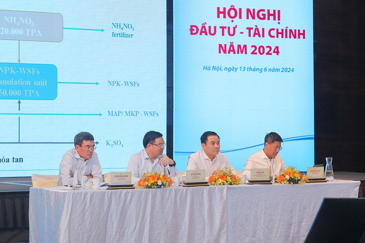 Lãnh đạo Tập đoàn điều hành hội nghị công tác đầu tư, tài chính. Ảnh: Petrovietnam