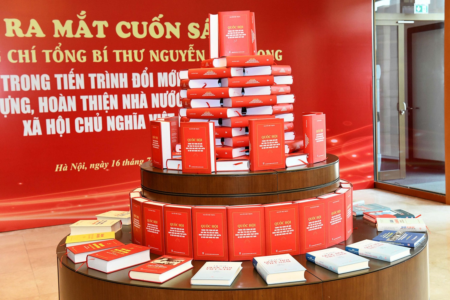 Cuốn sách của Tổng Bí thư Nguyễn Phú Trọng giúp cán bộ, đảng viên, Nhân dân nắm vững hơn quan điểm chỉ đạo của Đảng về xây dựng, hoàn thiện Nhà nước pháp quyền xã hội chủ nghĩa Việt Nam -0