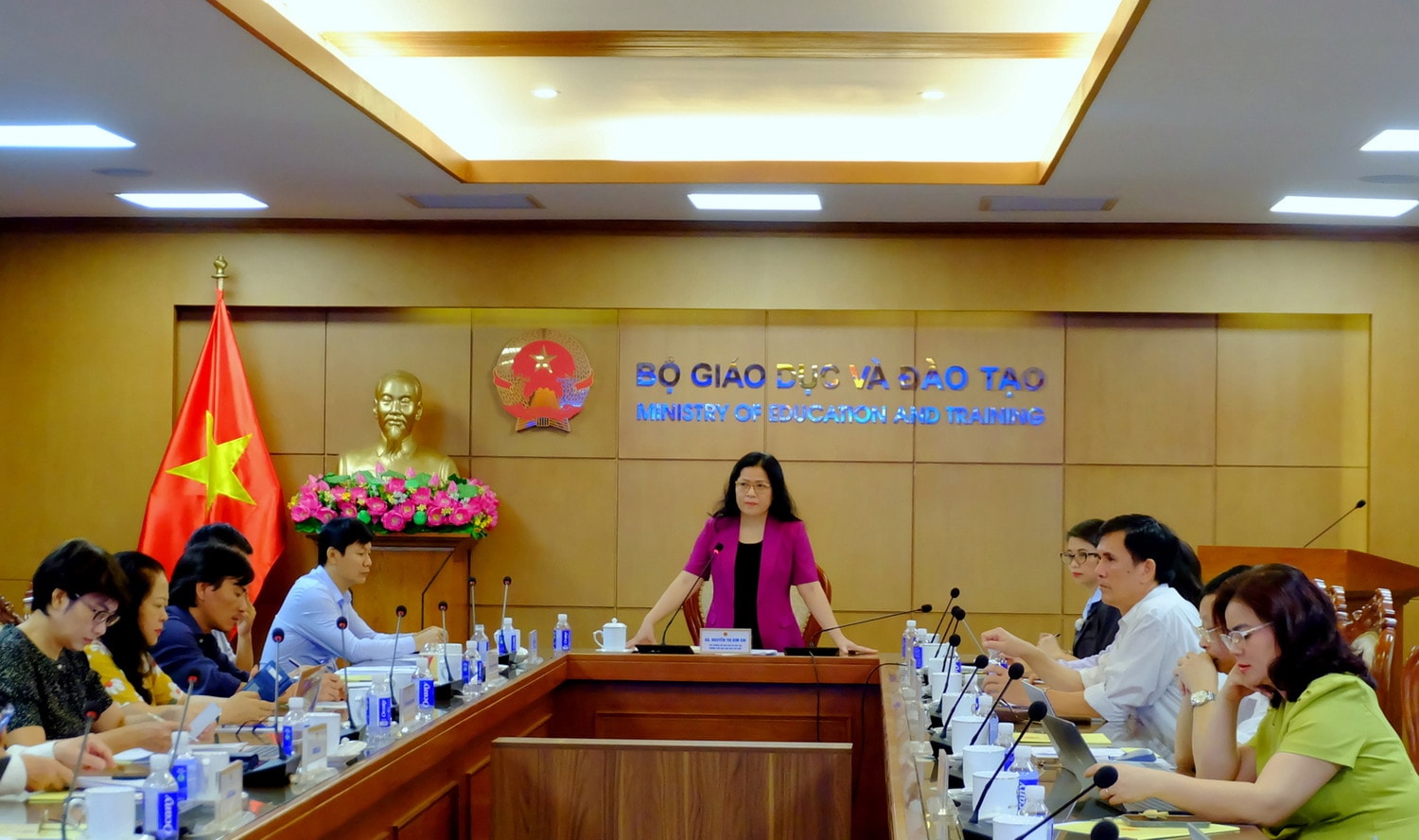 Phiên họp có sự tham dự của đại diện các bộ, ngành, cơ sở giáo dục, chuyên gia, nhà khoa học dscf8689-001.jpg -1