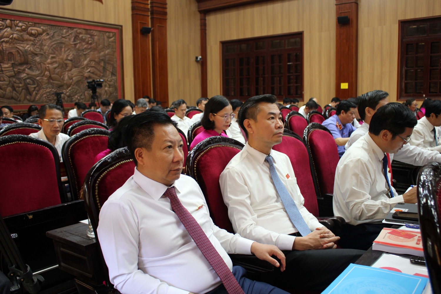 Các đại biểu tham dự kỳ họp. Ảnh: Trần Tâm Hà Nam: Tốc độ tăng trưởng kinh tế cao nhất vùng Đồng bằng sông Hồng -0