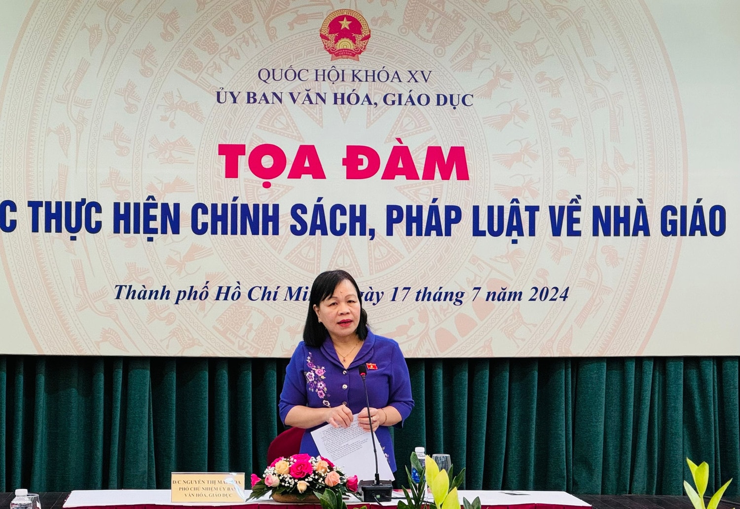 Phó Chủ nhiệm Ủy ban Văn hóa, Giáo dục Nguyễn Thị Mai Hoa phát biểu tại tọa đàm 